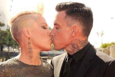 Pink ist glücklich mit ihrem Ehemann - und das nach elf Jahren Pink ist glücklich mit ihrem Ehemann - und das nach elf Jahren