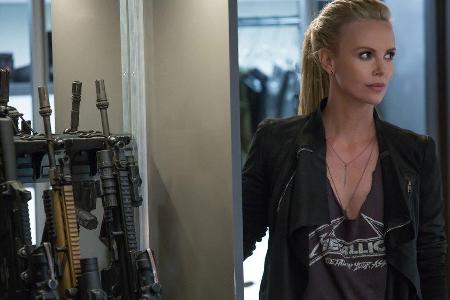 Charlize Theron gibt in 