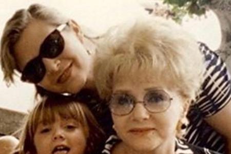 Mit diesem Bild trauert Billie Lourd um Carrie Fisher und Debbie Reynolds Mit diesem Bild trauert Billie Lourd um Carrie Fisher und Debbie Reynolds