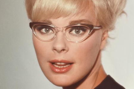 Schauspielerin Elke Sommer trug in den 50er und 60er Jahren die aktuellen Rodenstock-Modelle zur Schau Schauspielerin Elke Sommer trug in den 50er und 60er Jahren die aktuellen Rodenstock-Modelle zur Schau