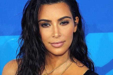 Kim Kardashian wurde vor drei Monaten Opfer eines brutalen Raubüberfalls Kim Kardashian wurde vor drei Monaten Opfer eines brutalen Raubüberfalls