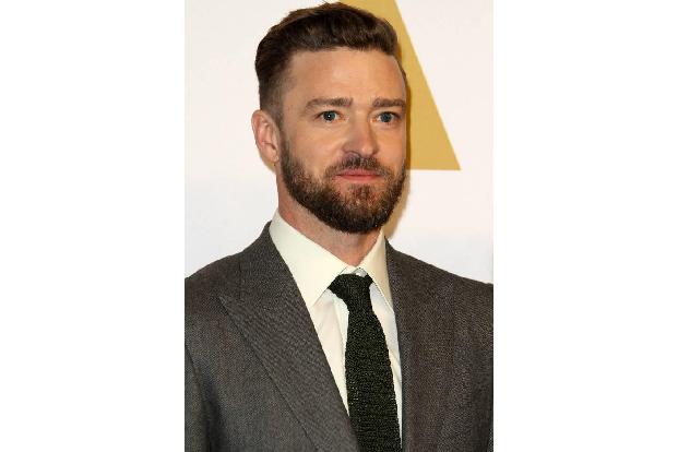 ...Justin Timberlake. Beide wählten ein graues Jackett mit Krawatte. Doch dürfte das der einzige Wettkampf der beiden Schönl...