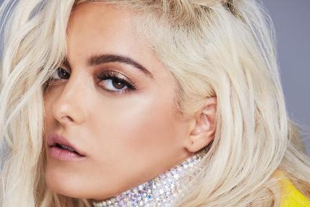 Bebe Rexha präsentiert sich nicht nur musikalisch, sondern auch auf ihrem Albumcover als starke und unabhängige Frau Bebe Rexha präsentiert sich nicht nur musikalisch, sondern auch auf ihrem Albumcover als starke und unabhängige Frau