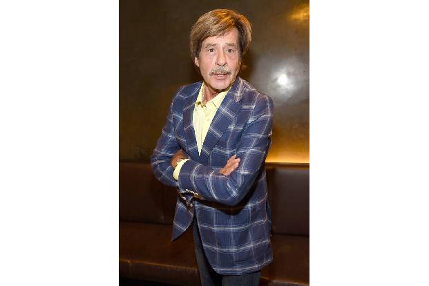 ...71 Jahren ist TV-Moderator Jörg Draeger der älteste Kandidat, der je bei Let's Dance mitmachte. In der Vergangenheit kame...