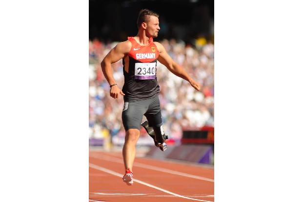...spannendste Teilnehmer in diesem Jahr ist Heinrich Popow (33). Dem Paralympics-Leichtathlet wurde im Alter von neun Jahre...