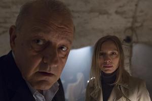 "Wilsberg: Die fünfte Gewalt": Georg Wilsberg (Leonard Lansink) und die Journalistin Johanna Rothenburg (Sandra Borgmann)