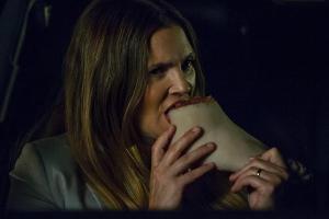 Bei "Santa Clarita Diet" kann einem tatsächlich schnell der Hunger vergehen - nur Drew Barrymore nicht