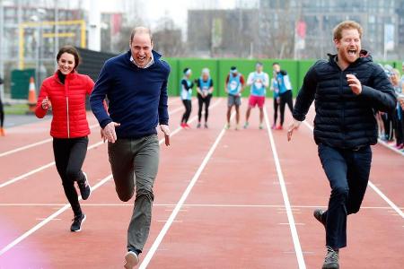 Auch Kate, William und Harry liefen schon um die Wette