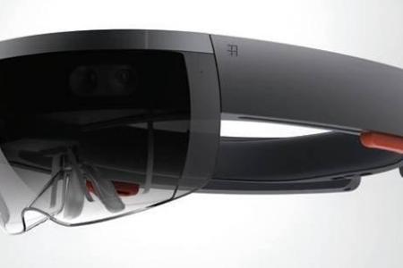 Mit der Datenbrille Hololens für Windows 10 lassen sich Augmented-Reality-Inhalte erleben.