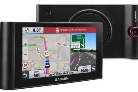 Die Garmin Nüvicam bietet neben der Navigationsfunktion eine integrierte Echtzeitverkehrslageinformationen einen Kollisionsw...
