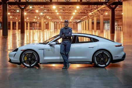 Porsche Taycan Turbo S beim Hallen-Sprint-Guinness-Weltrekord mit Leh Keen
