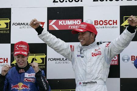 Dem arrivierten und überlegen Formel 3-Haudegen Lewis Hamilton konnte der Neuling Vettel ...