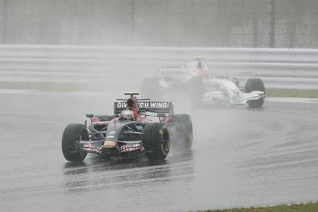 Ein weiteres Highlight setzte Vettel im strömenden Regen beim GP Japan in Fuji 2007.