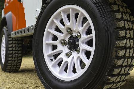 Land Rover Bowler Rallye Defender