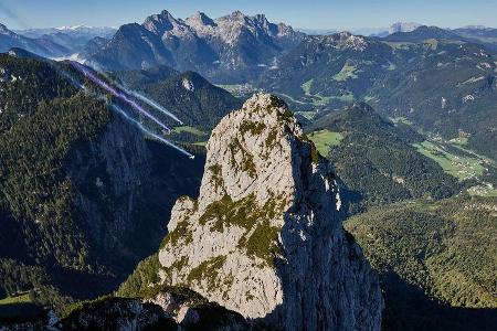 Elektro Wingsuit Peter Salzmann BMW