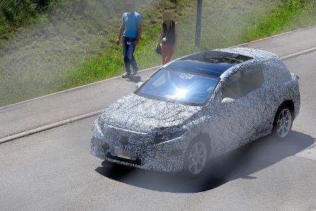 Erlkönig Mercedes EQC Crossover