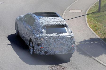 Erlkönig Mercedes EQC Crossover