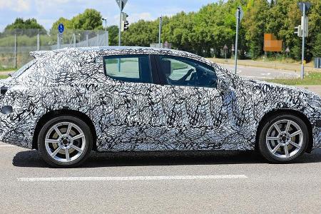 Erlkönig Mercedes EQC Crossover