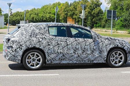 Erlkönig Mercedes EQC Crossover