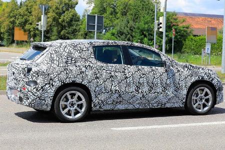 Erlkönig Mercedes EQC Crossover