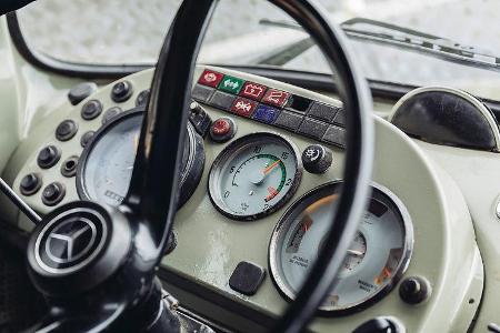 Mercedes Lkw-Cockpit Historie