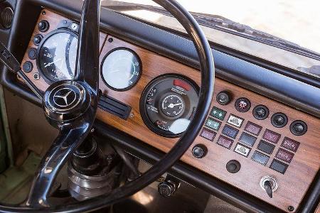 Mercedes Lkw-Cockpit Historie