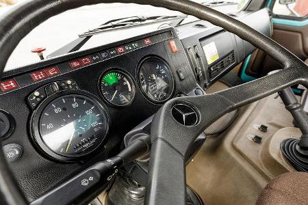 Mercedes Lkw-Cockpit Historie