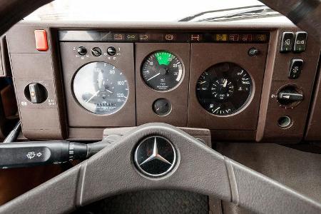 Mercedes Lkw-Cockpit Historie