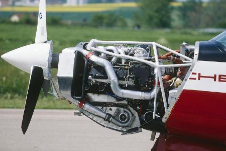 Porsche Mooney PFM 3200