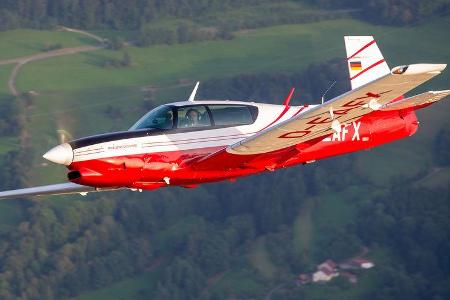 Porsche Mooney PFM 3200