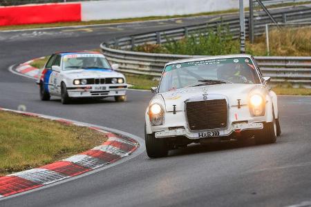 Daimler Benz 300 SEL 6.3 - Startnummer 613 - 24h Classic - 24h Rennen Nürburgring - Nürburgring-Nordschleife - 25. September...