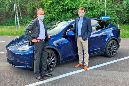 Herbert Diess im Tesla Model Y 2020