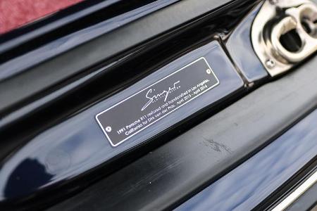 Singer Porsche 911, Plakette