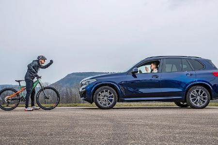 Radfahrer vs. Autofahrer Radfahrer vs. Autofahrer