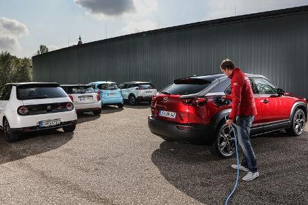 Honda E Advance, Mazda MX-30, Mini Cooper S E Trim L, Peugeot e-2008 Allure, Renault Zoe R135 50 Intens, Exterieur Honda E Advance, Mazda MX-30, Mini Cooper S E Trim L, Peugeot e-2008 Allure, Renault Zoe R135 50 Intens, Exterieur