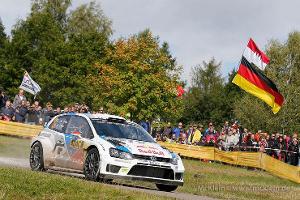 Latvala baut Führung aus, Ogier crasht erneut