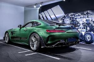 AMG GT R Pro im Ed Hardy-Design