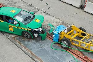 Landstraßenunfall neu im Frontalcrashtest
