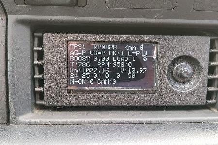 04/2020, Mercedes 190 mit V12-Motor