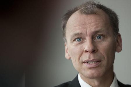 Professor Stefan Bratzel Professor Stefan Bratzel