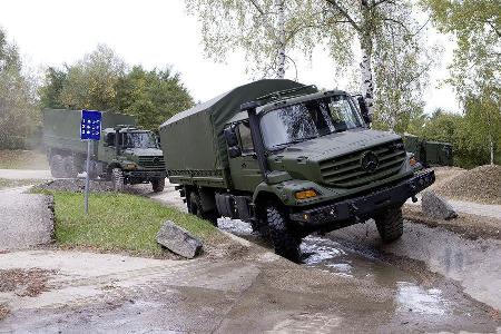 Mercedes Unimog U 5000 und Zetros 4x4 / 6x6