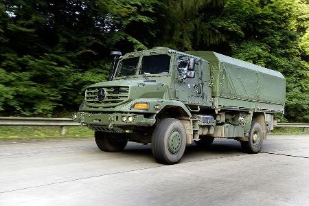 Mercedes Unimog U 5000 und Zetros 4x4 / 6x6