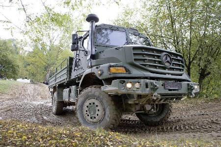 Mercedes Unimog U 5000 und Zetros 4x4 / 6x6