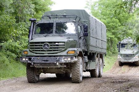 Mercedes Unimog U 5000 und Zetros 4x4 / 6x6