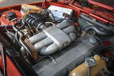BMW-323i-Motor