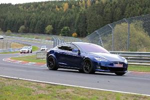 Tesla Model S Plaid auf dem Nürburgring