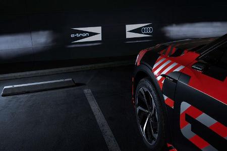 Digital Matrix Light Audi e-tron Sportback Mitfahrt