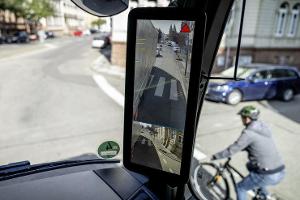 Video-Rückspiegel soll Standard werden