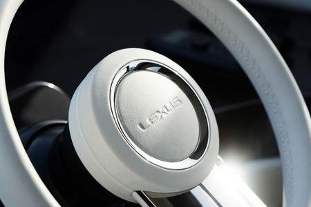 09/2019, Lexus Yacht LY 650