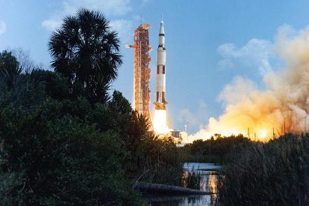 Saturn 5 Rakete, Apollo Programm